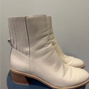 Dolce Vita Cream Leather Heeled Boots